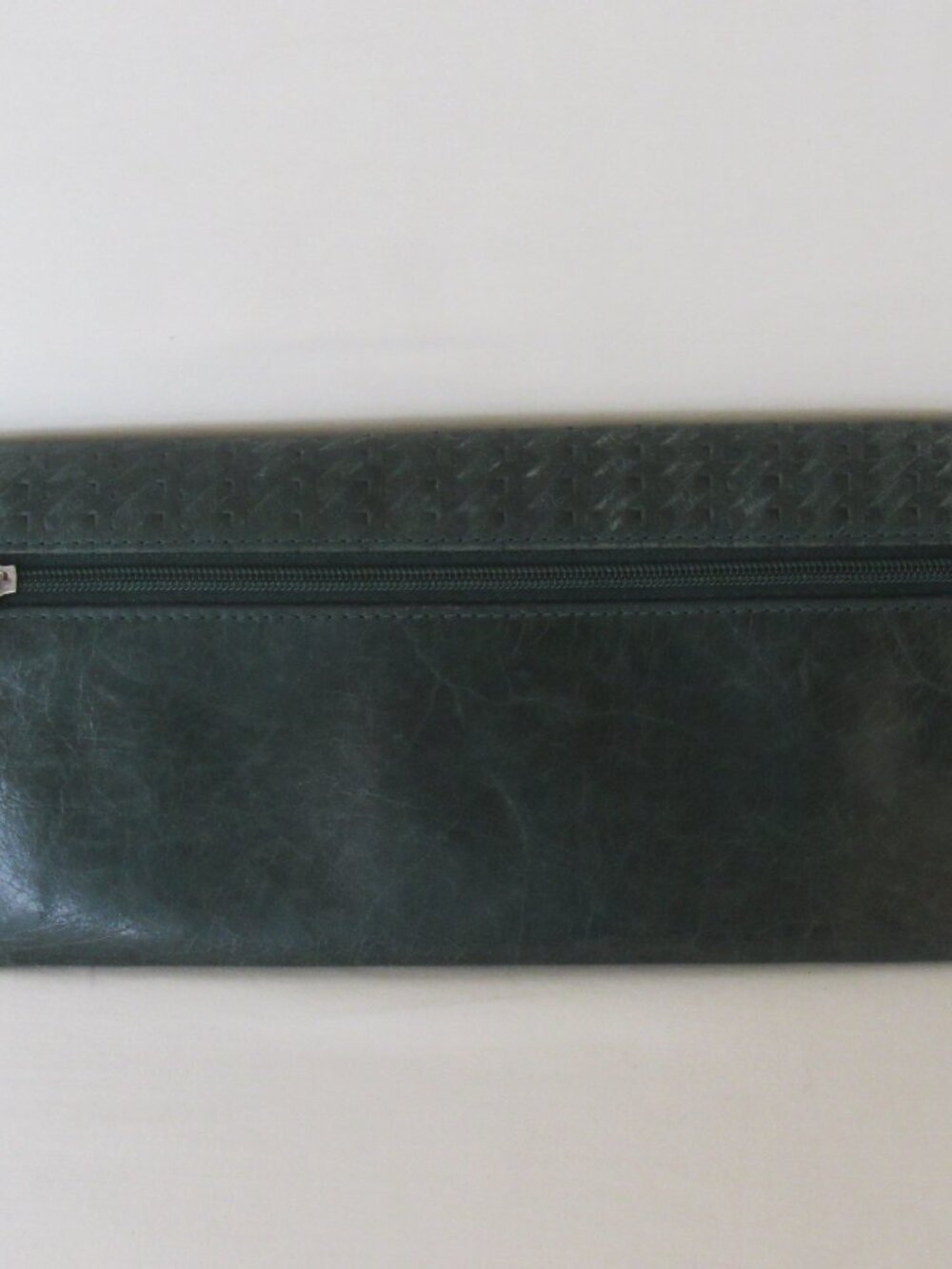 Hobo International Green Leather SADIE Woven Texture Clutch Wallet - Picture 3 of 9